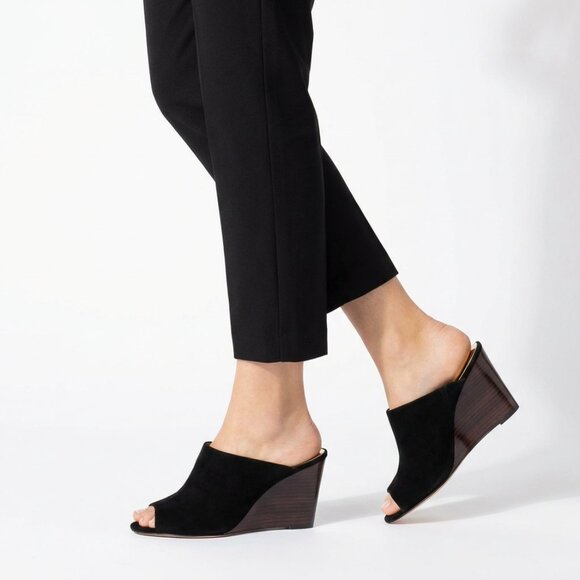 Shoes - Picture 2 of 8